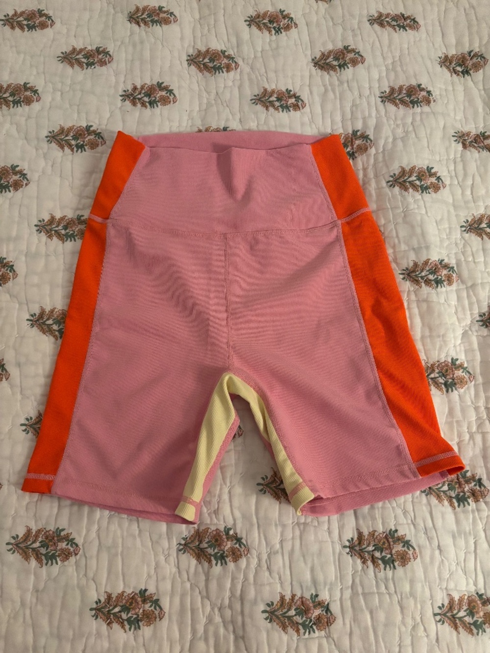 Wilo ribbed bike shorts (brand new w/o tags)